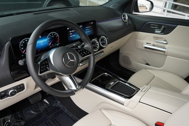 2025 Mercedes Benz GLA 250 photo 2