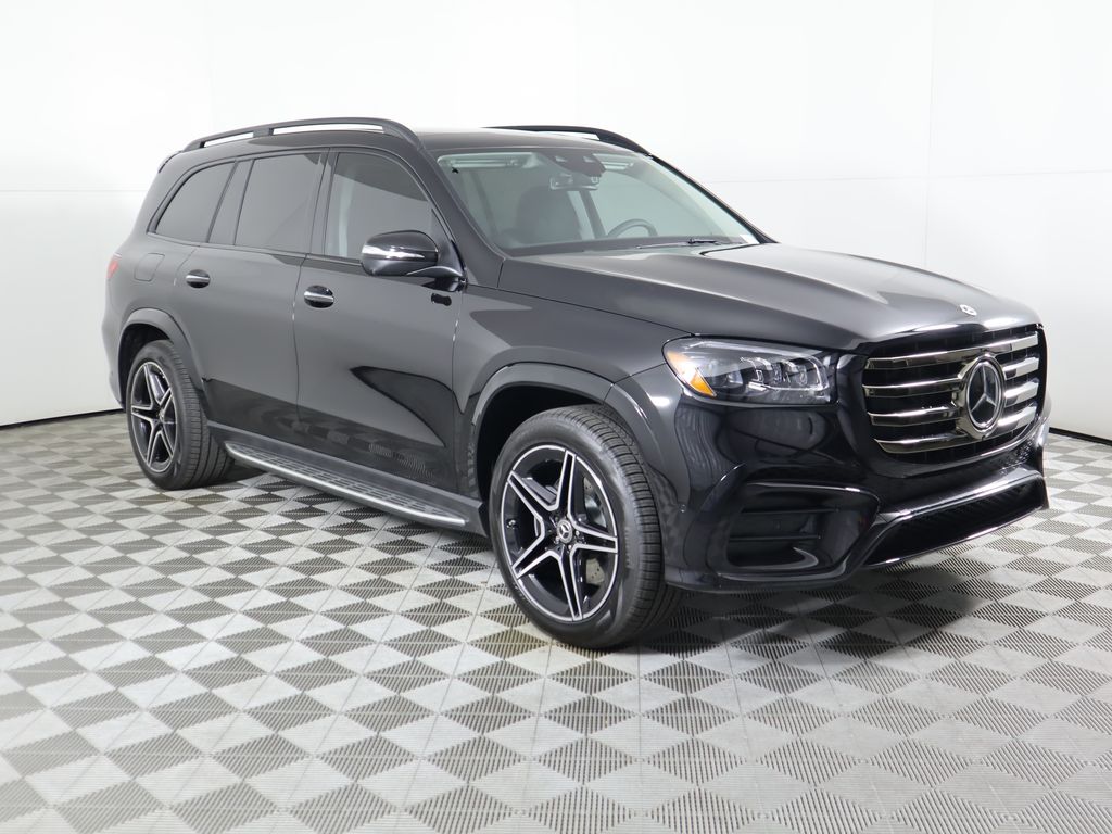 2026 Mercedes Benz GLS 450 4MATIC photo 3