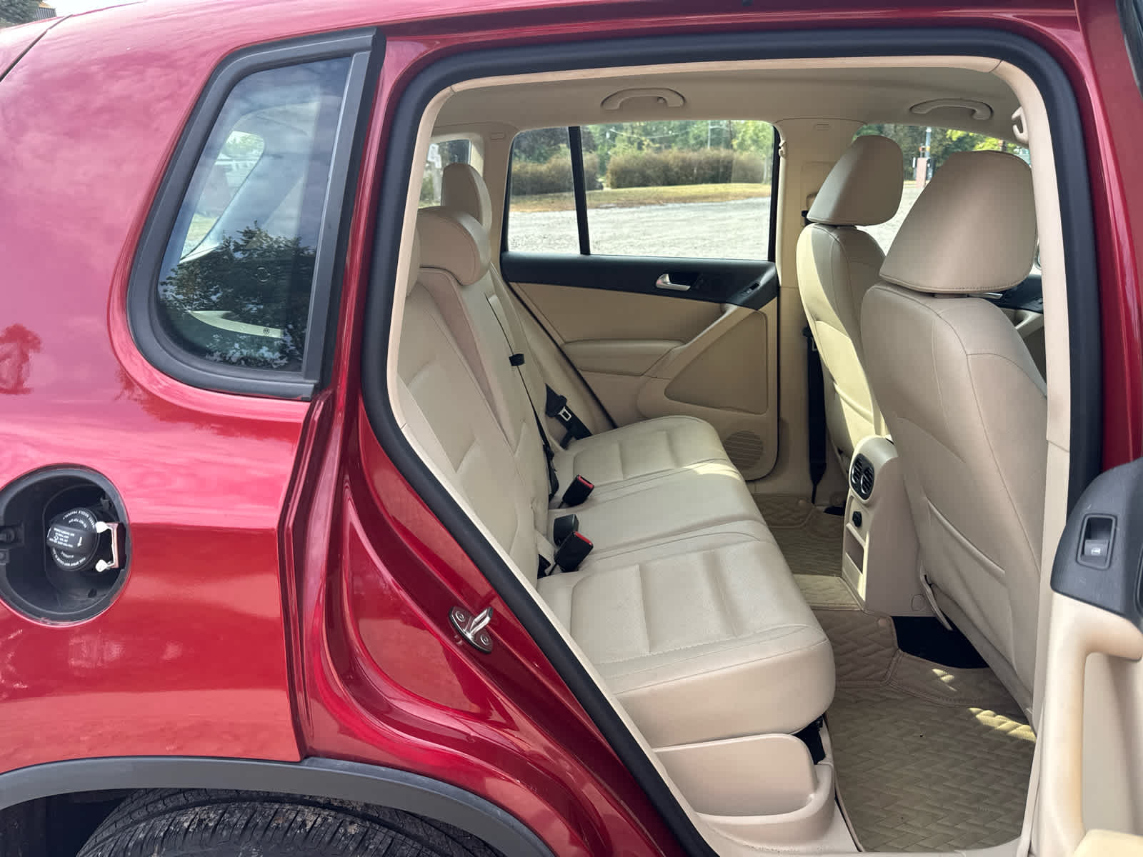 2016 Volkswagen Tiguan R-Line SEL photo 5