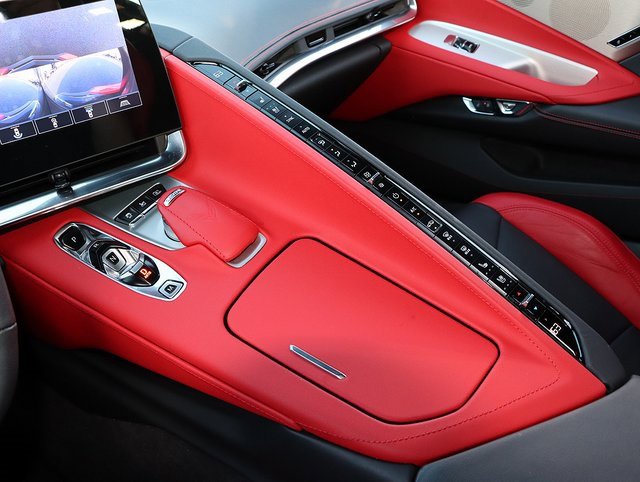 2020 Chevrolet Corvette Stingray 2LT photo 19