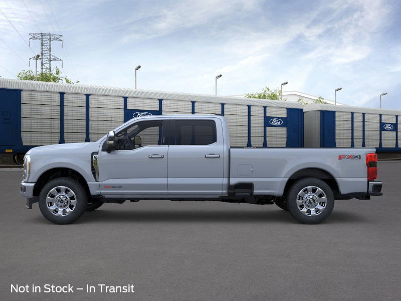 2025 Ford F-350 Lariat photo 3