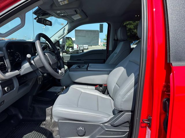 2025 Ford F-350 photo 5