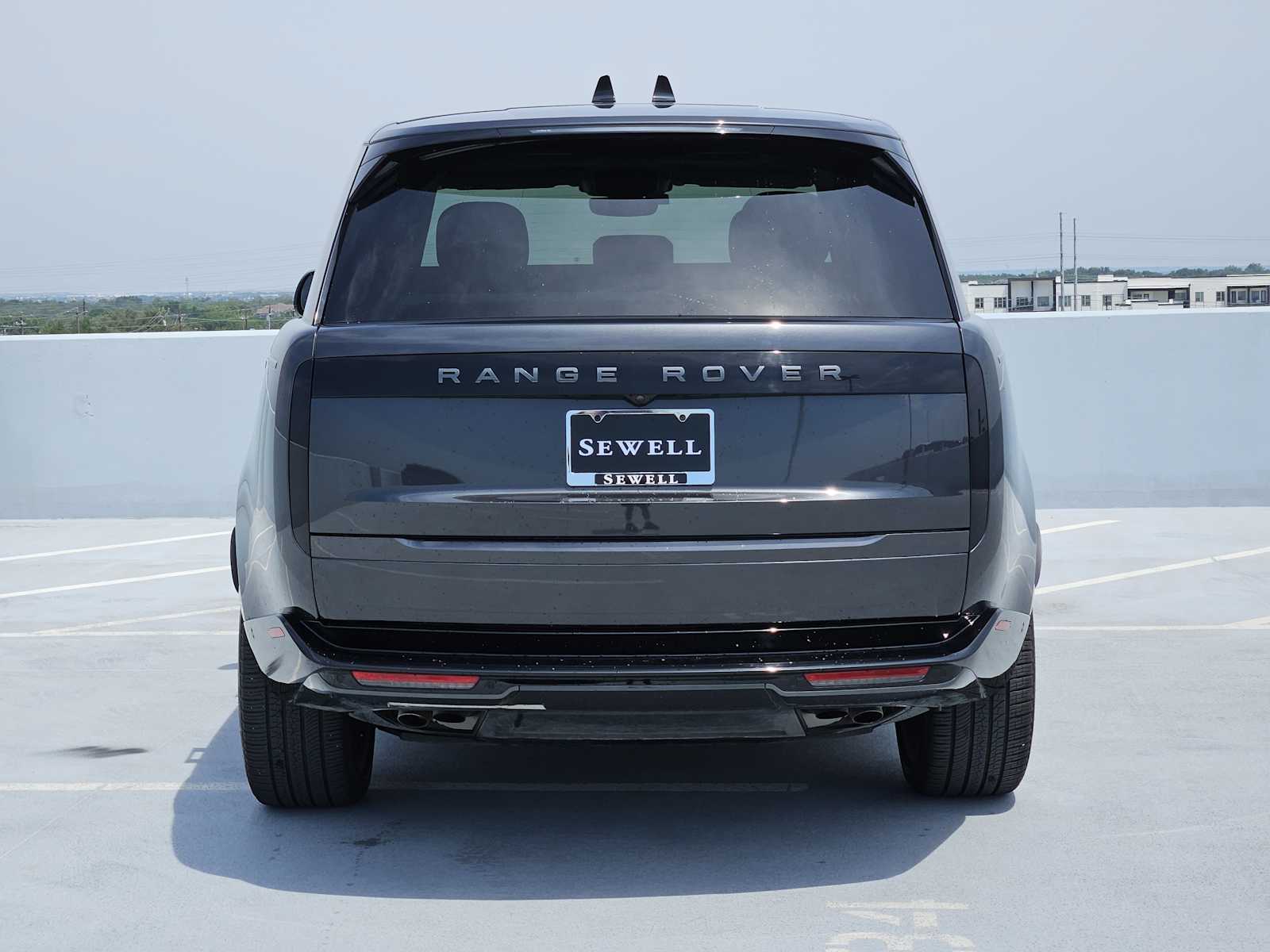 2024 Land Rover Range Rover SE photo 6