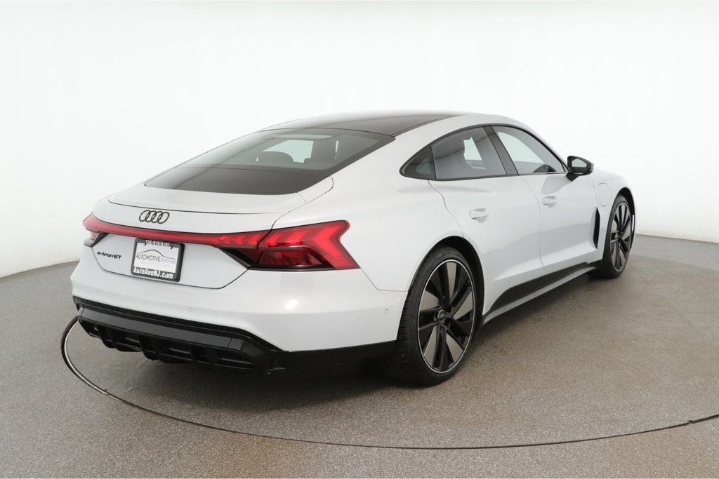 2024 Audi e-tron GT Prestige photo 5