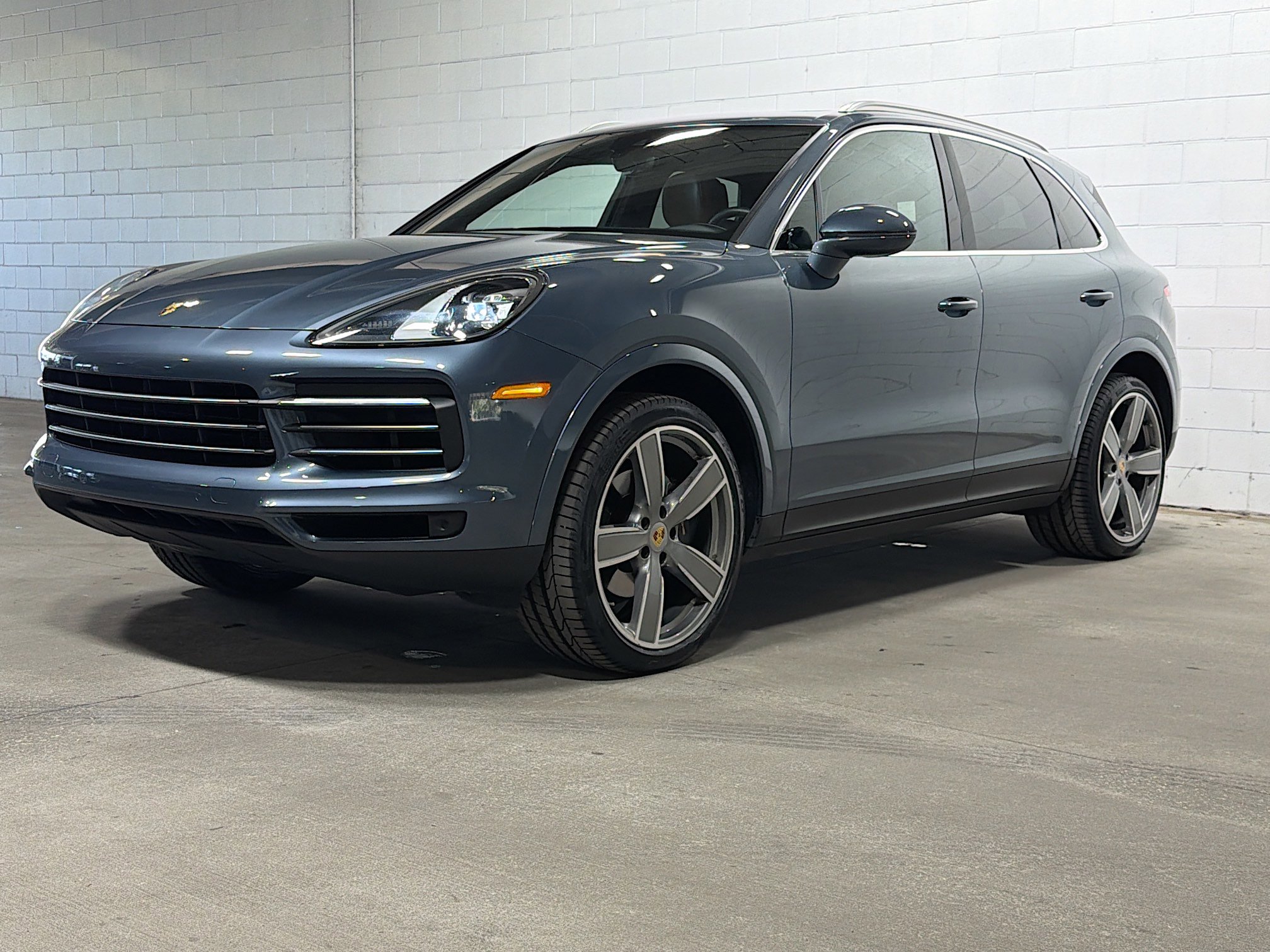 2020 Porsche Cayenne Base's photo