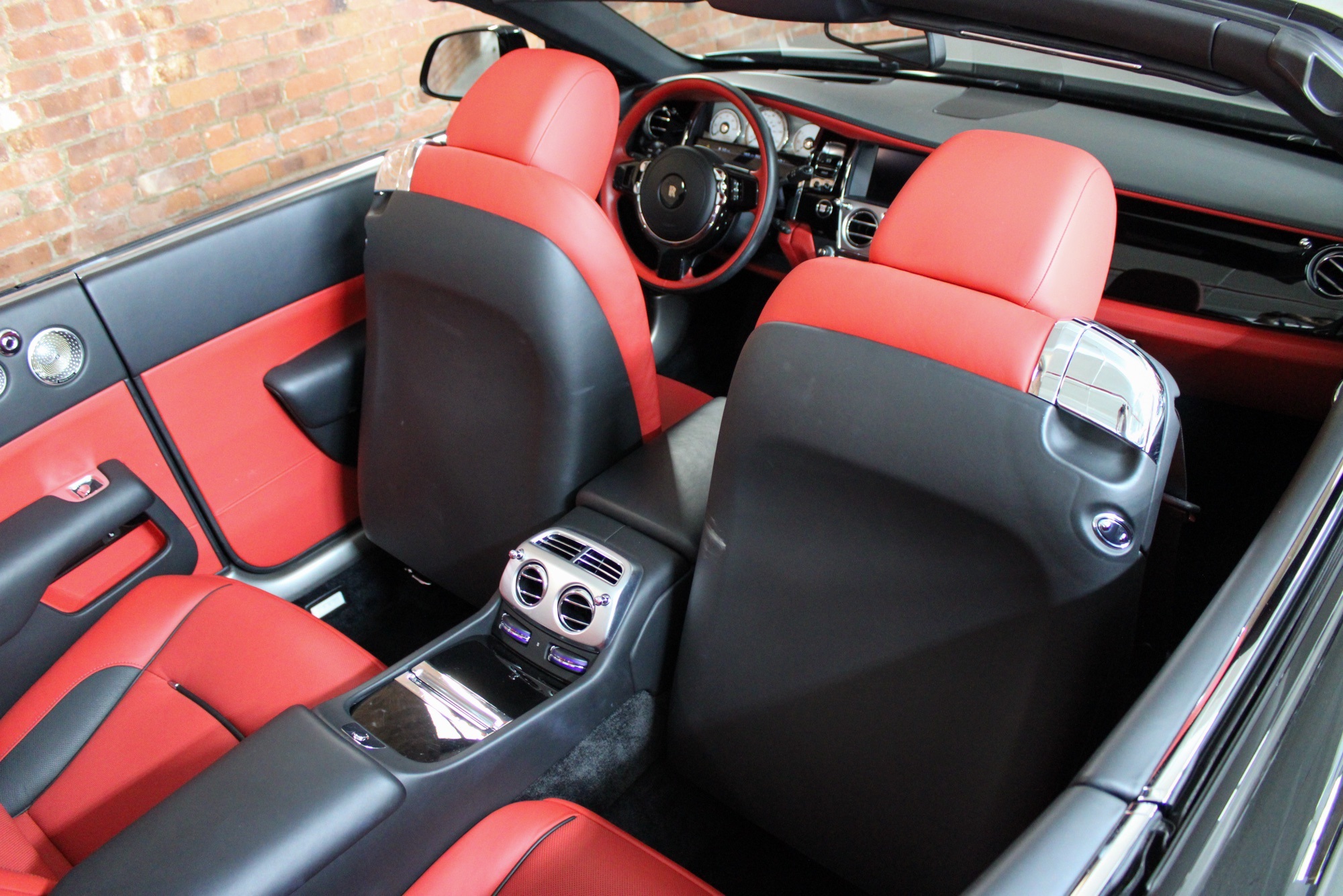 2019 Rolls Royce Dawn photo 30