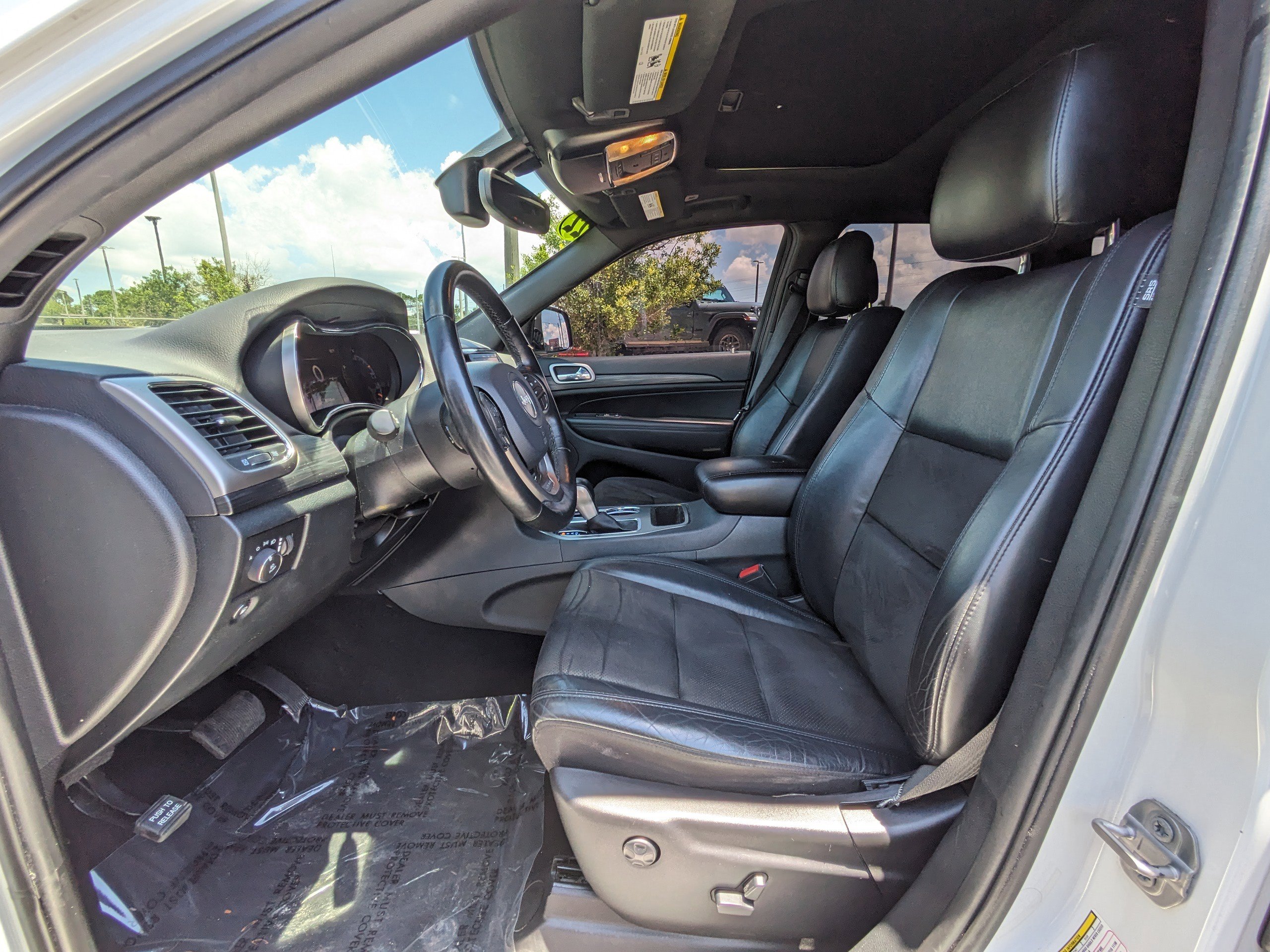 2020 Jeep Grand Cherokee Altitude photo 16