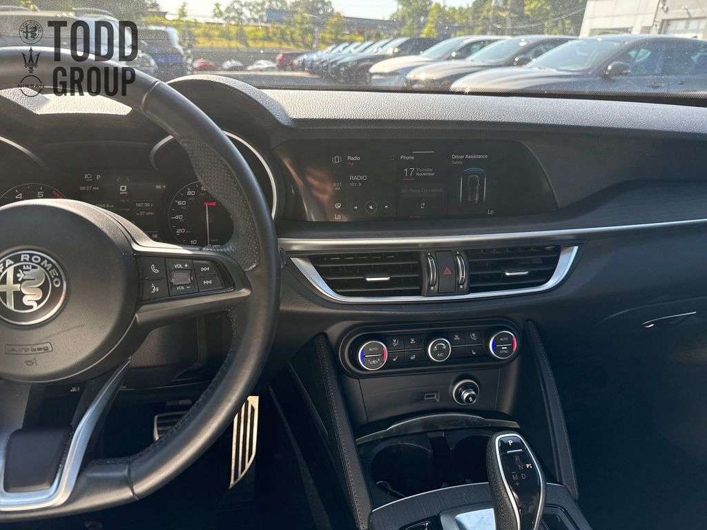 2022 Alfa Romeo Stelvio Ti photo 14