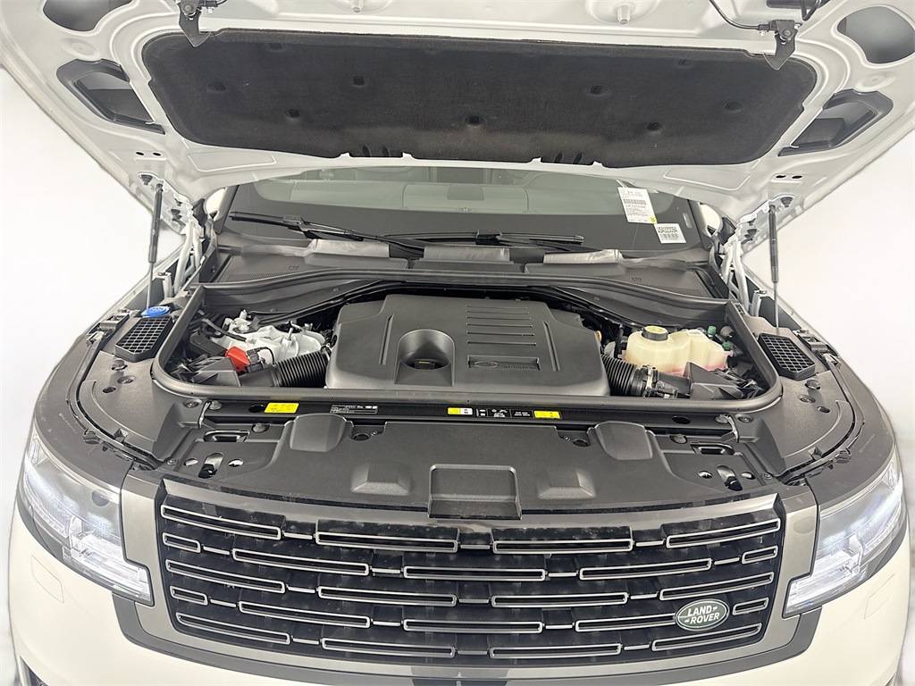 2025 Land Rover Range Rover SE photo 25