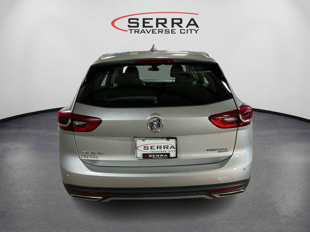 2018 Buick Regal TourX Essence photo 6