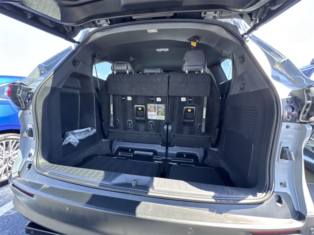 2024 Toyota Sienna LE photo 30