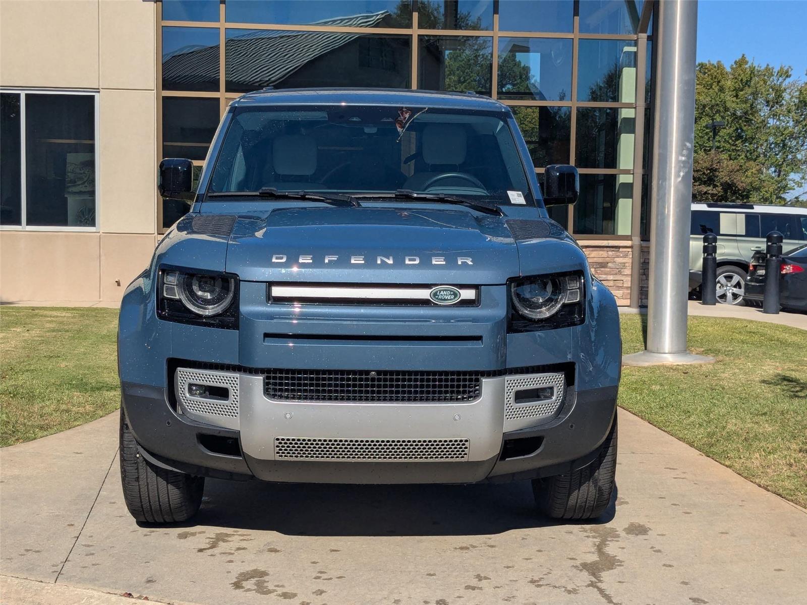 2025 Land Rover Defender 110 S photo 2