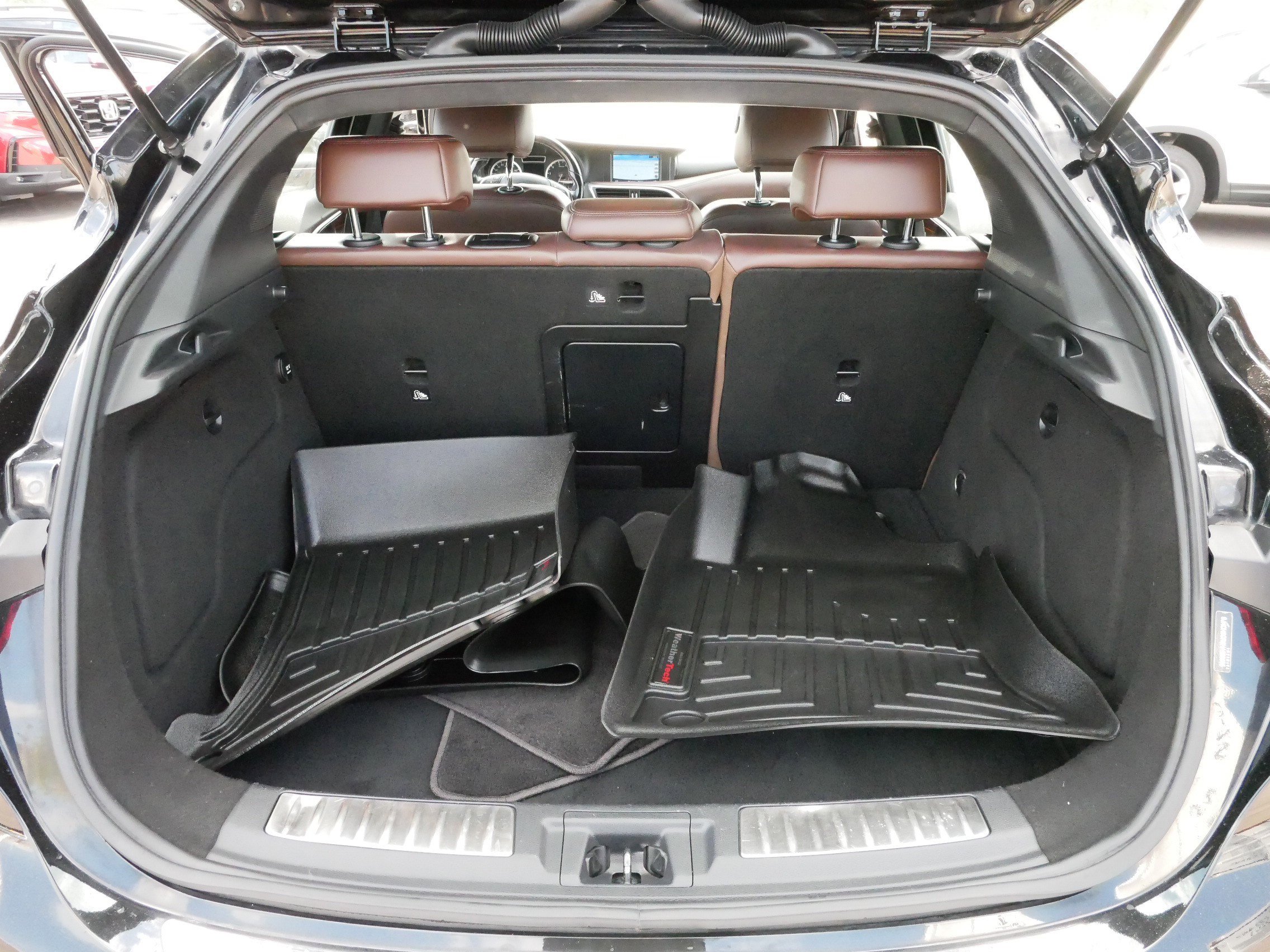 2017 Infiniti QX30 Premium photo 18