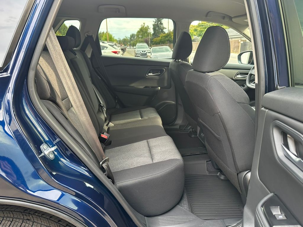 2026 Nissan Rogue SV photo 25