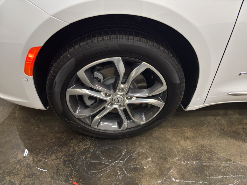2026 Chrysler Pacifica Pinnacle photo 10