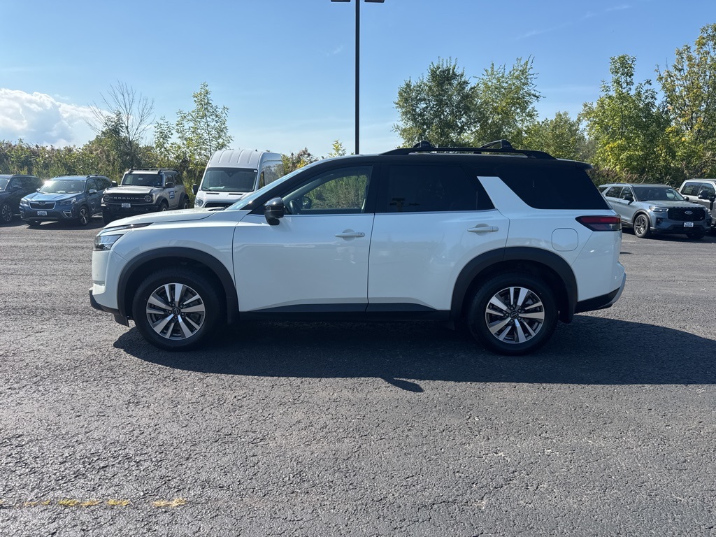 2023 Nissan Pathfinder SL photo 13
