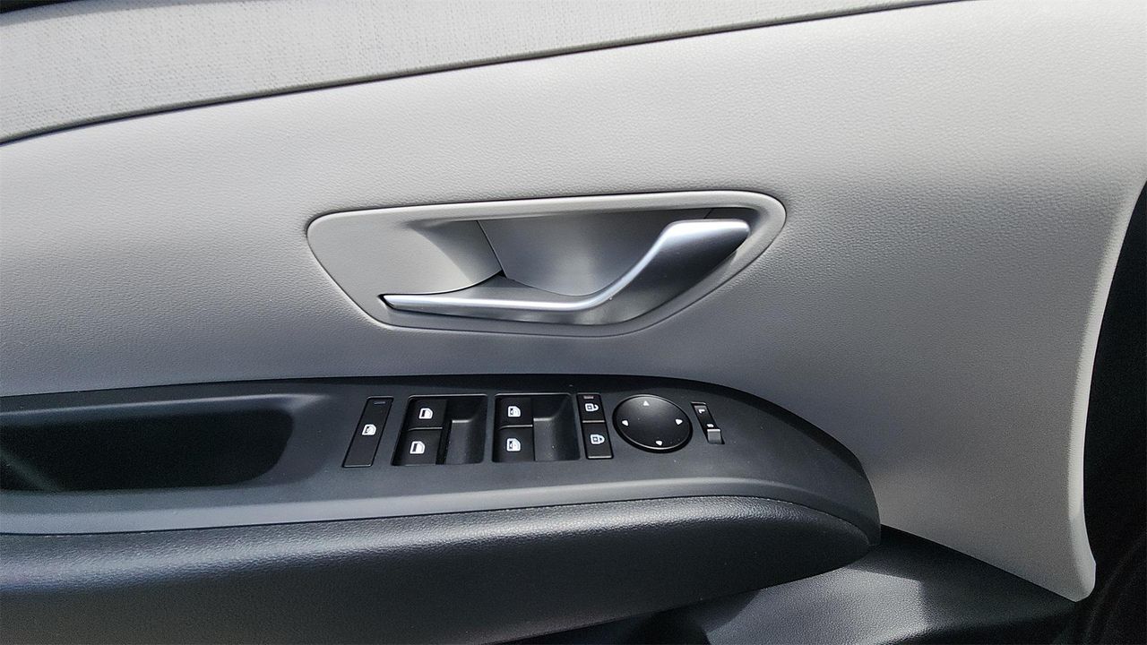 2025 Hyundai Tucson SEL Convenience photo 17