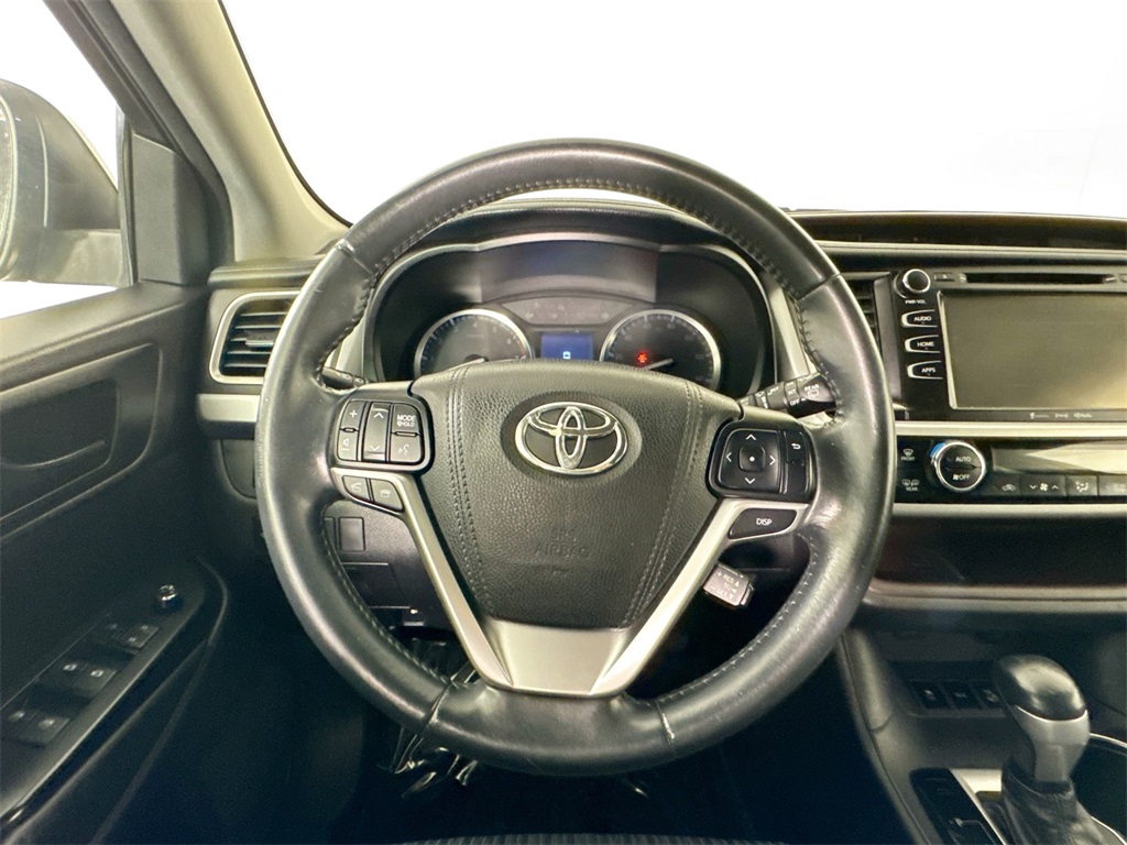 2016 Toyota Highlander LE Plus photo 36
