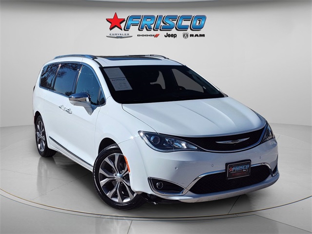 2020 Chrysler Pacifica Limited's photo