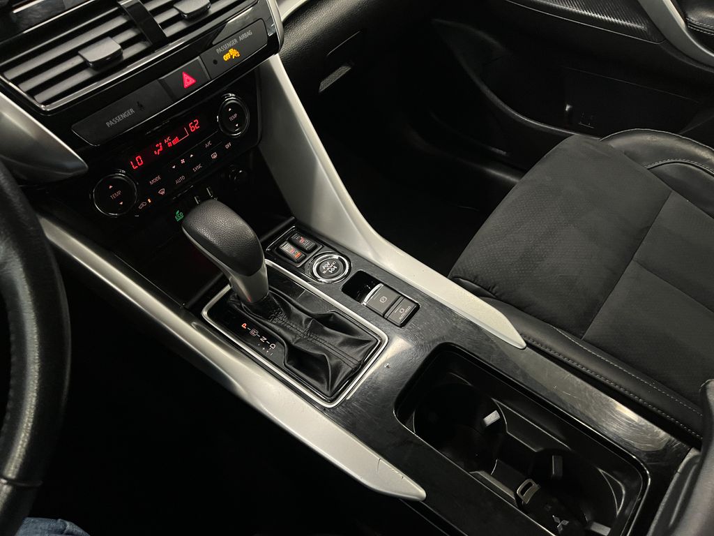 2022 Mitsubishi Eclipse Cross SE photo 24