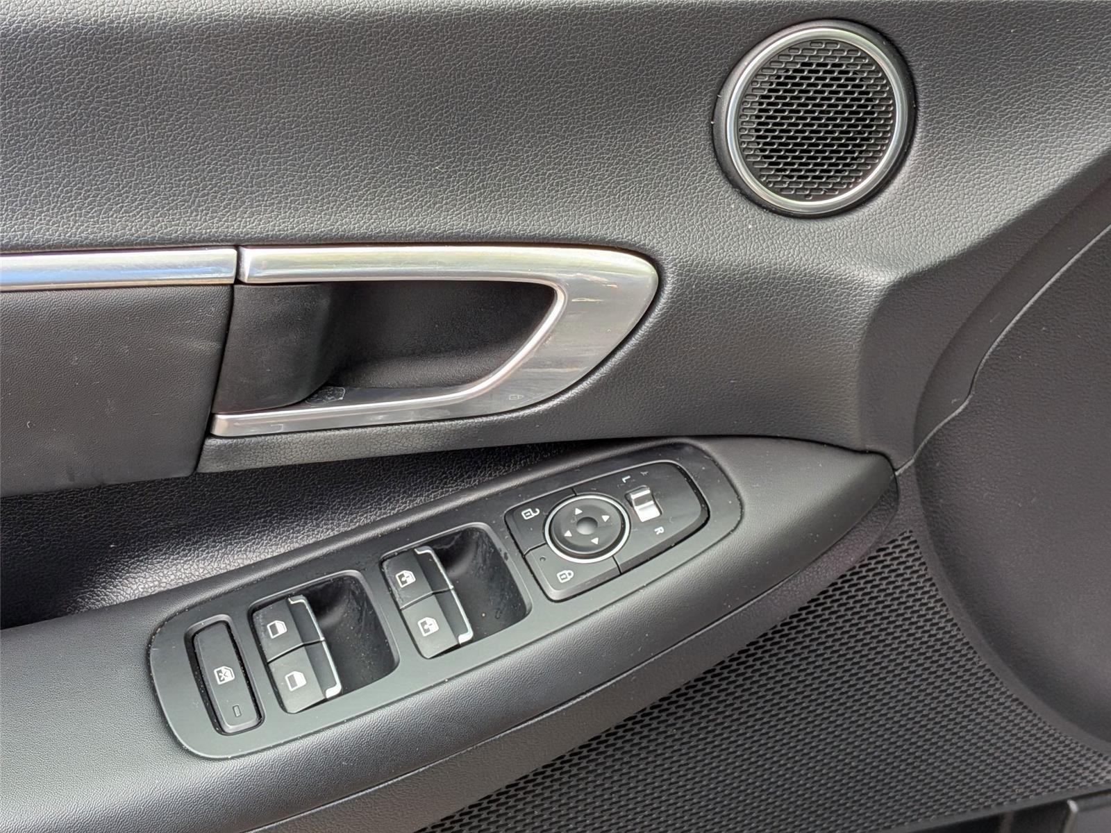2022 Hyundai Sonata SEL photo 12