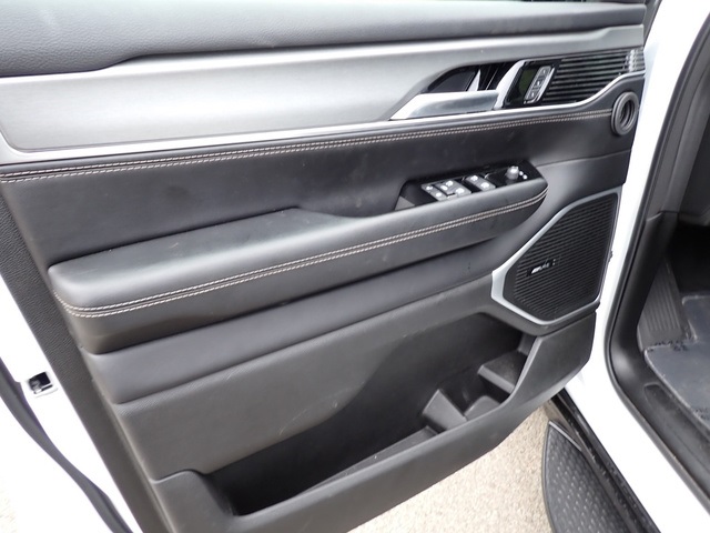 2024 Jeep Wagoneer Series II Carbide photo 19
