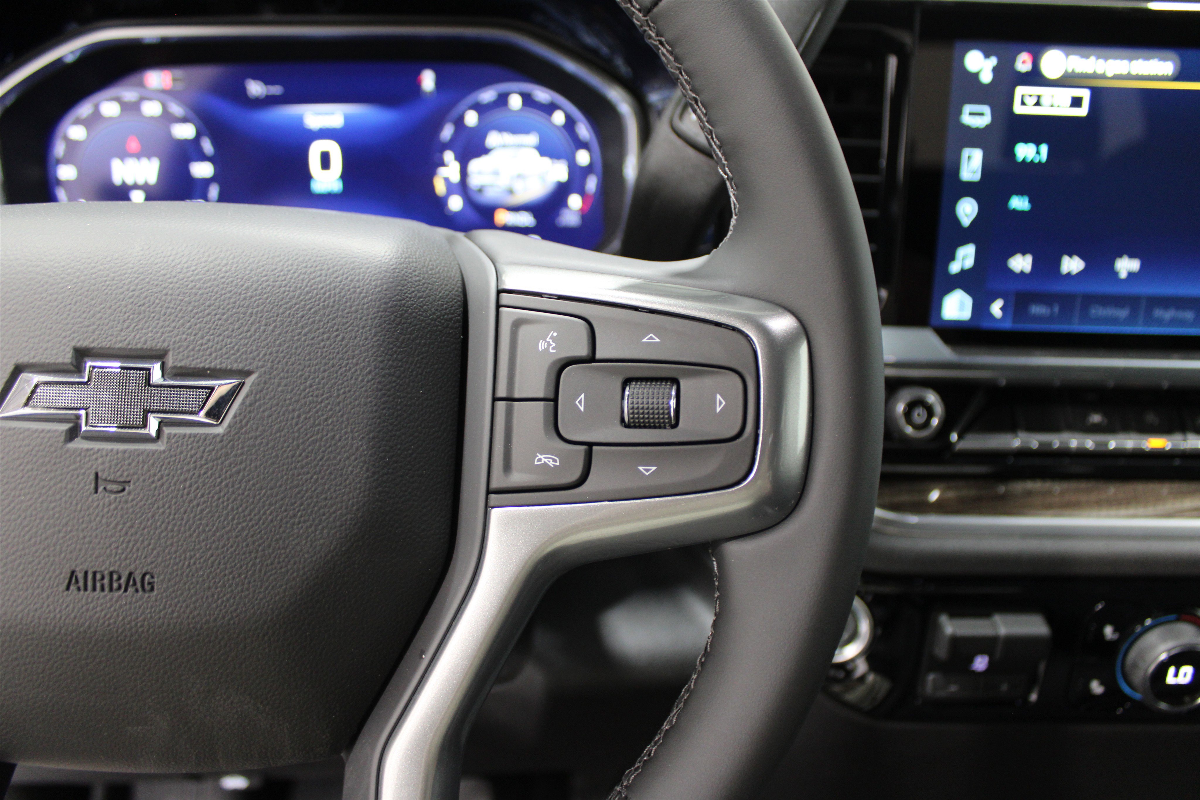 2026 Chevrolet Silverado 1500 RST photo 9