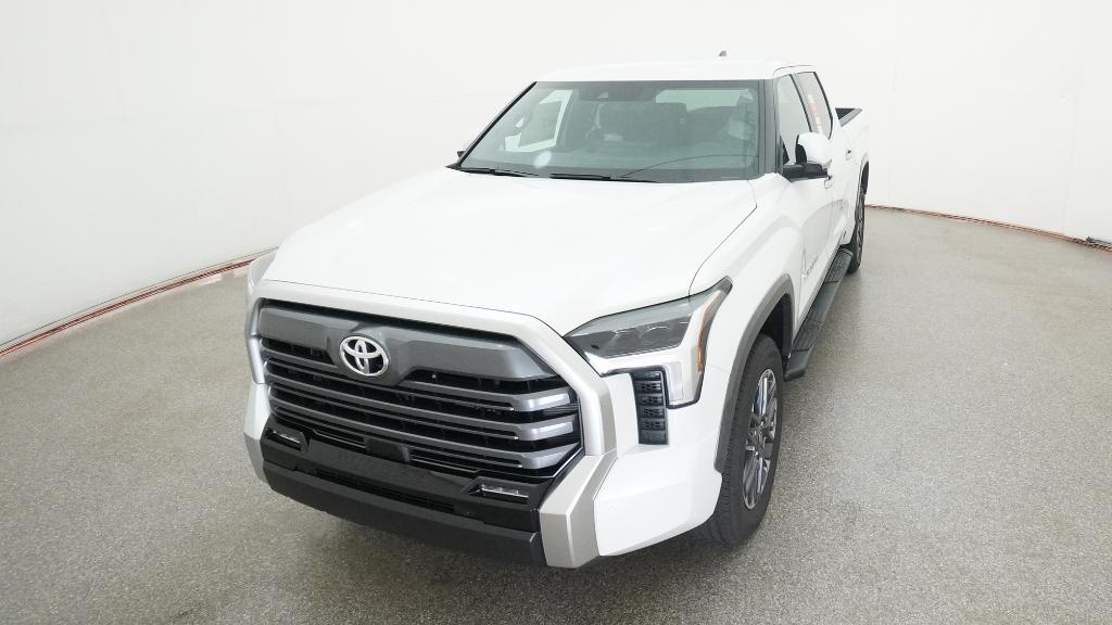 2025 Toyota Tundra Limited CrewMax photo 4
