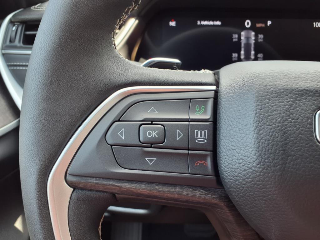 2025 Jeep Grand Cherokee Limited photo 7