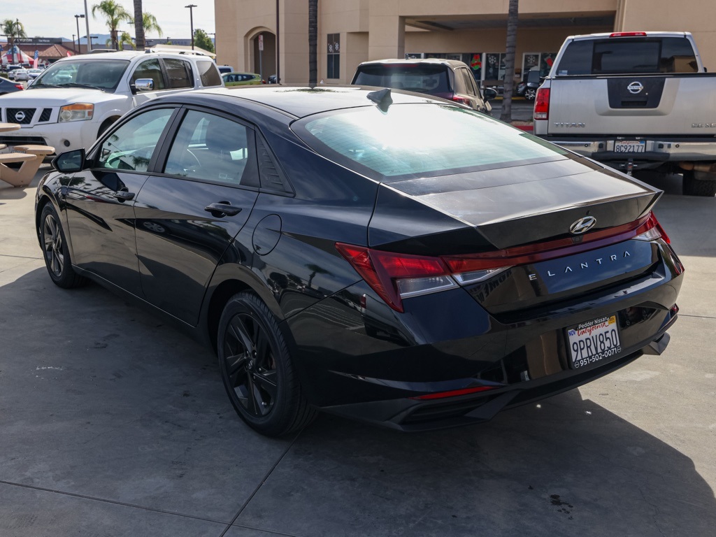 Used 2021 Black Hyundai SEL image 5