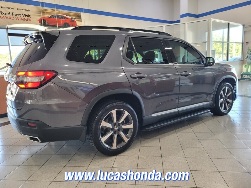 2023 Honda Pilot Elite photo 4