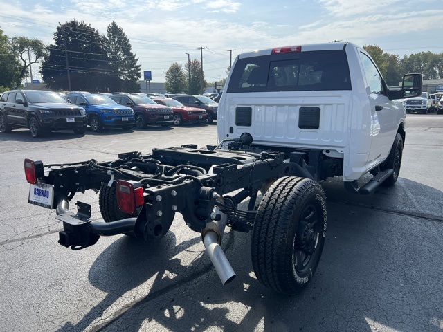 2025 Ram 3500 Tradesman photo 3