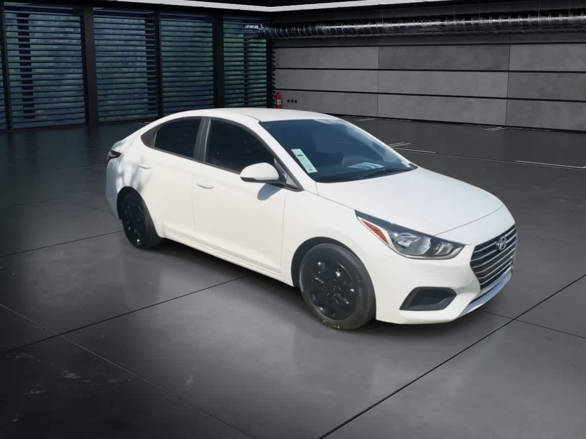 2021 Hyundai Accent SE photo 2