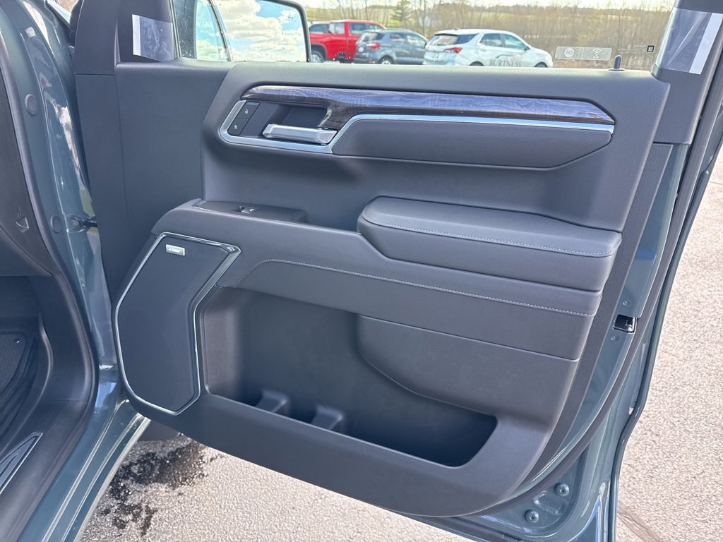 2025 Chevrolet Silverado 1500 LTZ photo 33