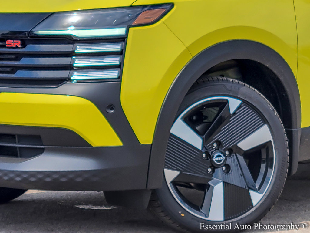 2025 Nissan Kicks SR photo 2