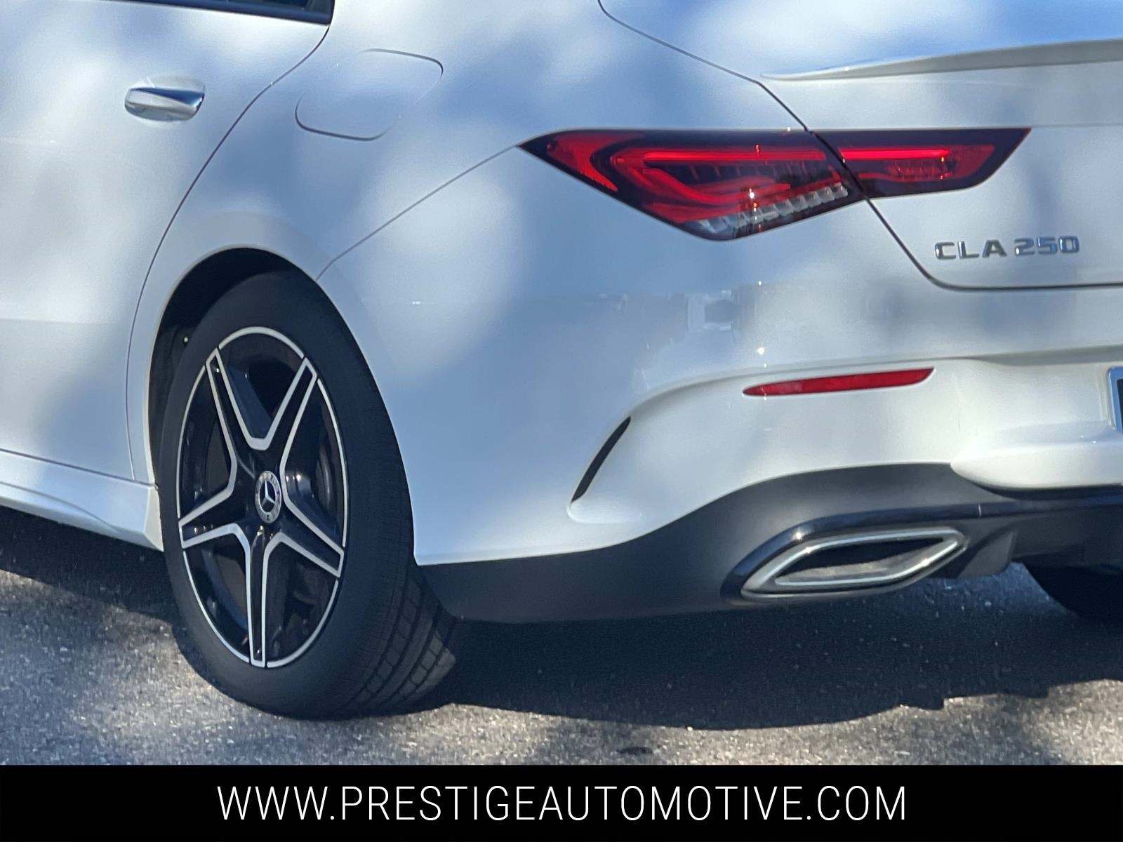 2023 Mercedes Benz CLA 250 4MATIC photo 4