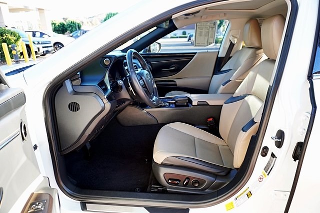 2019 Lexus ES 350 photo 12