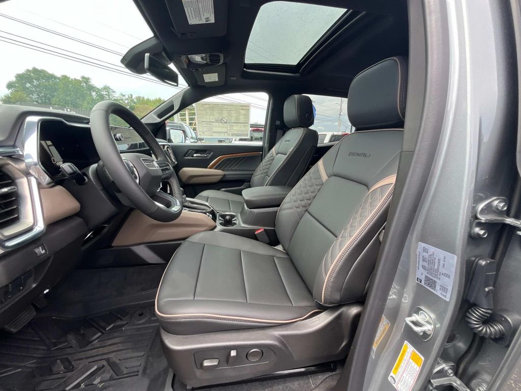 2026 Gmc Canyon Denali photo 11