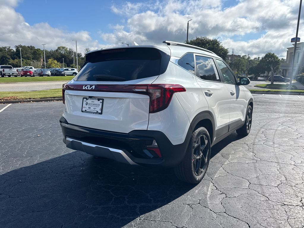 2026 Kia Seltos EX photo 3