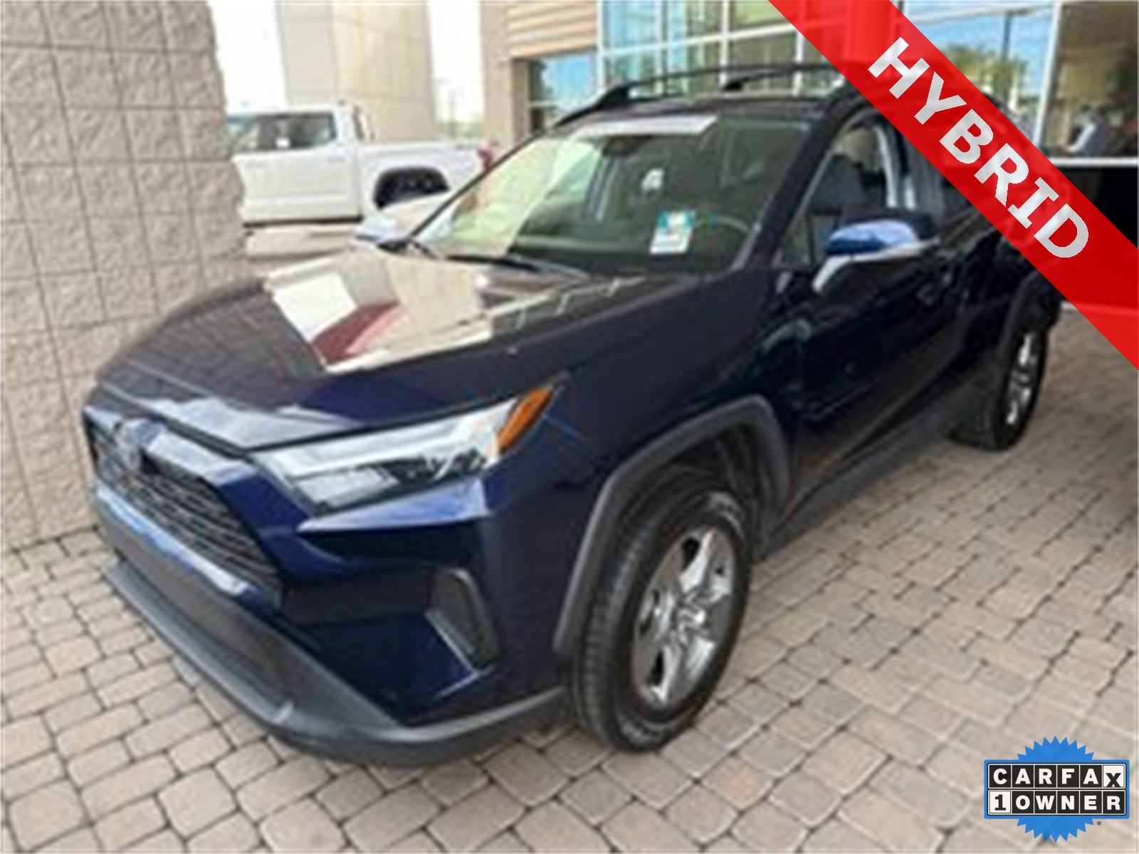 2022 Toyota RAV4 XLE's photo
