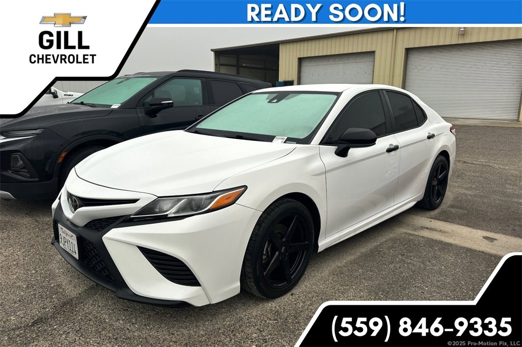 2020 Toyota Camry SE Nightshade's photo