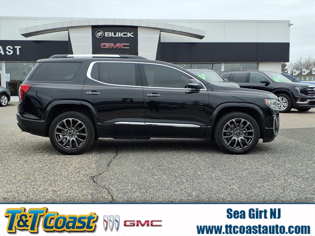 2023 GMC Acadia Denali's photo