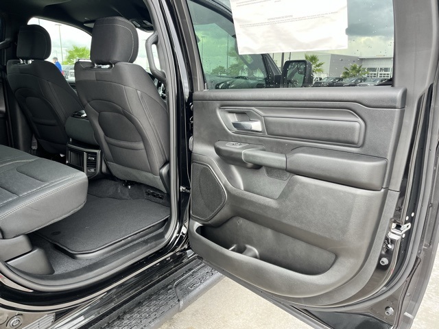 2025 Ram 1500 Tradesman photo 16