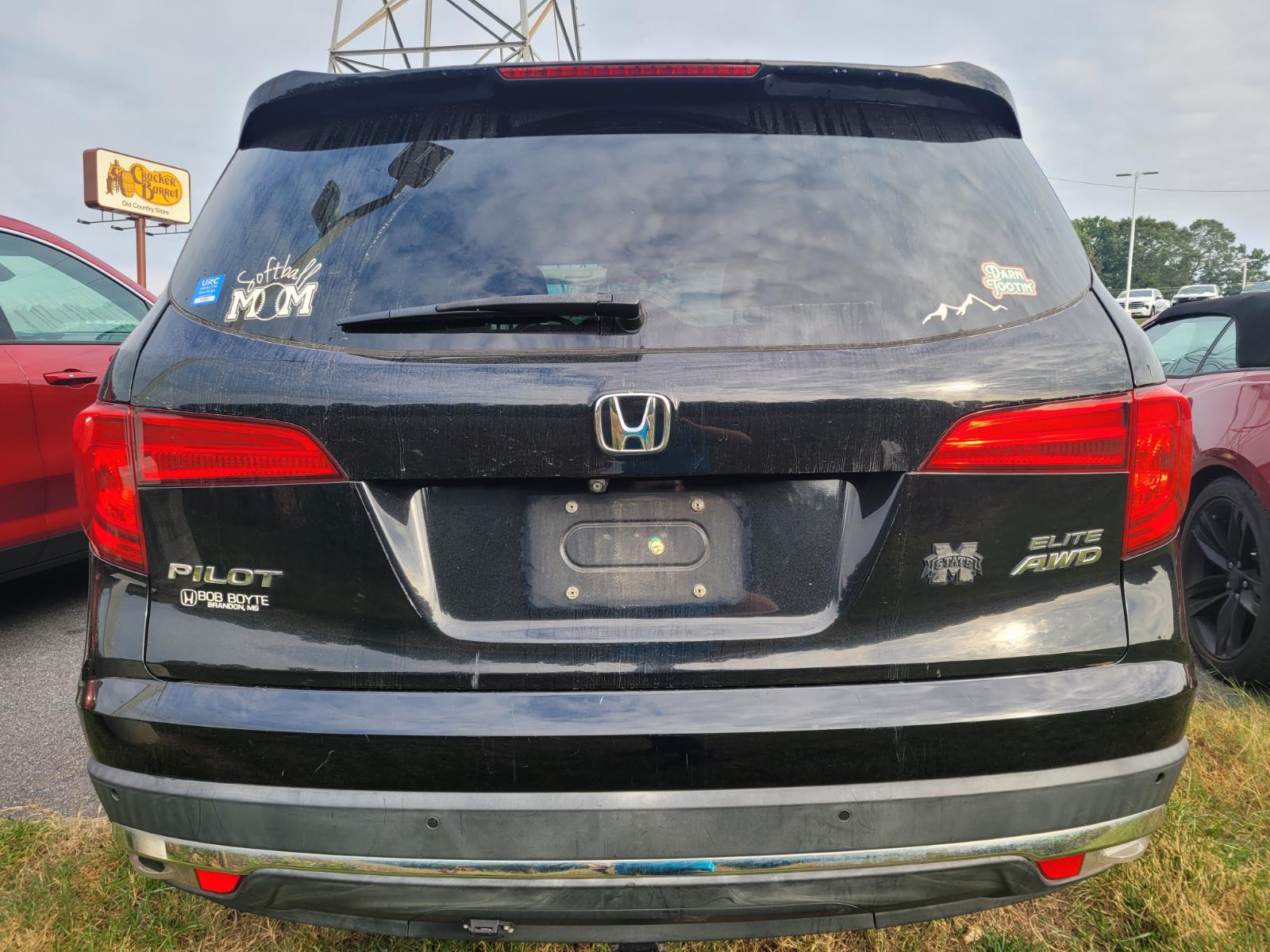 2016 Honda Pilot Elite photo 5