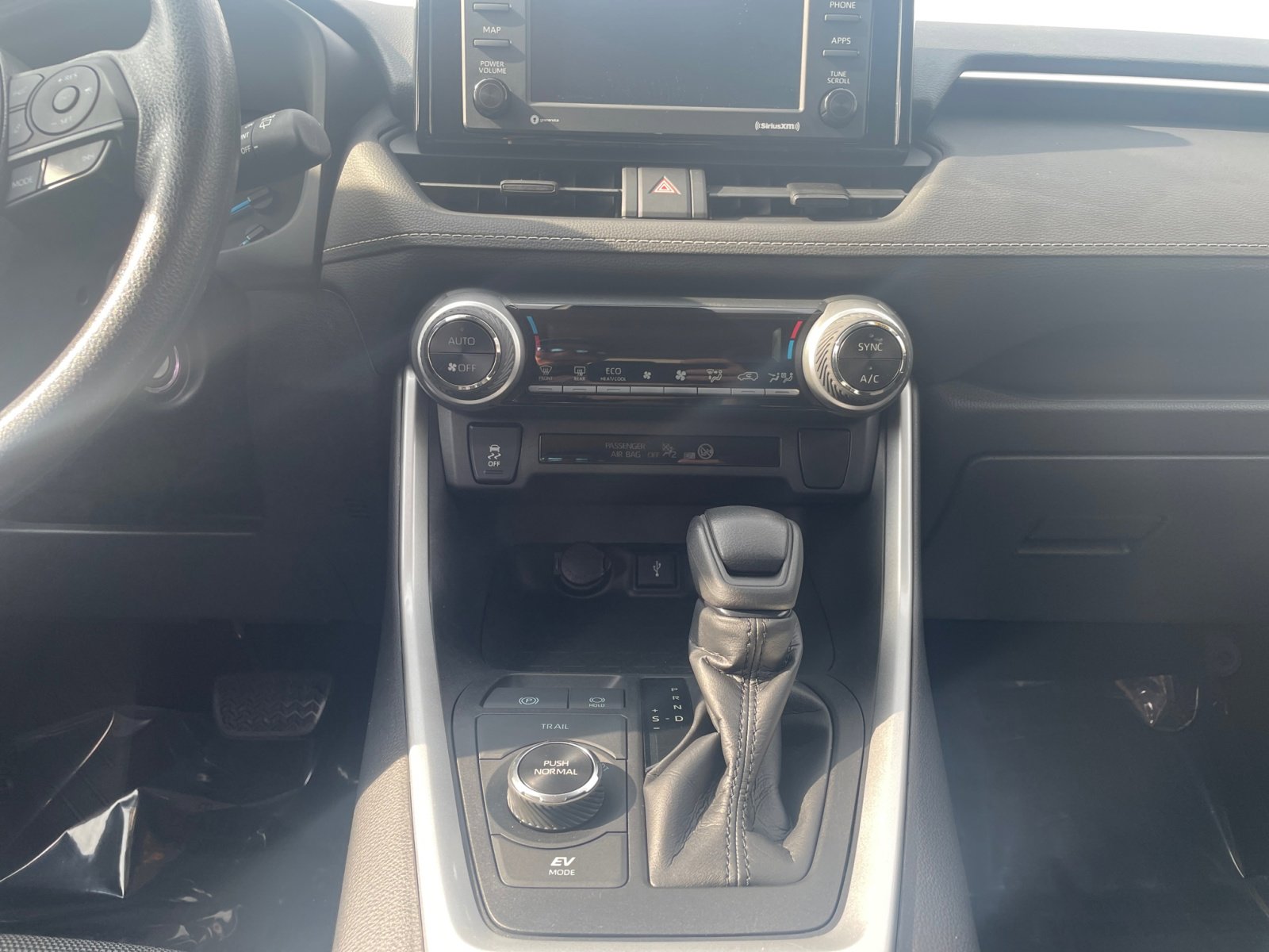 2021 Toyota RAV4 Hybrid LE photo 15