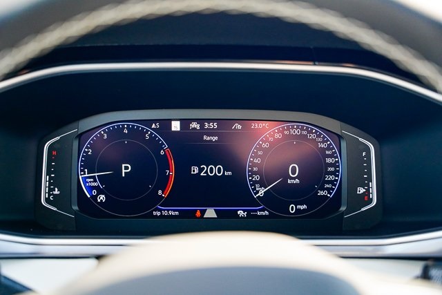 2025 Volkswagen Taos SEL photo 10