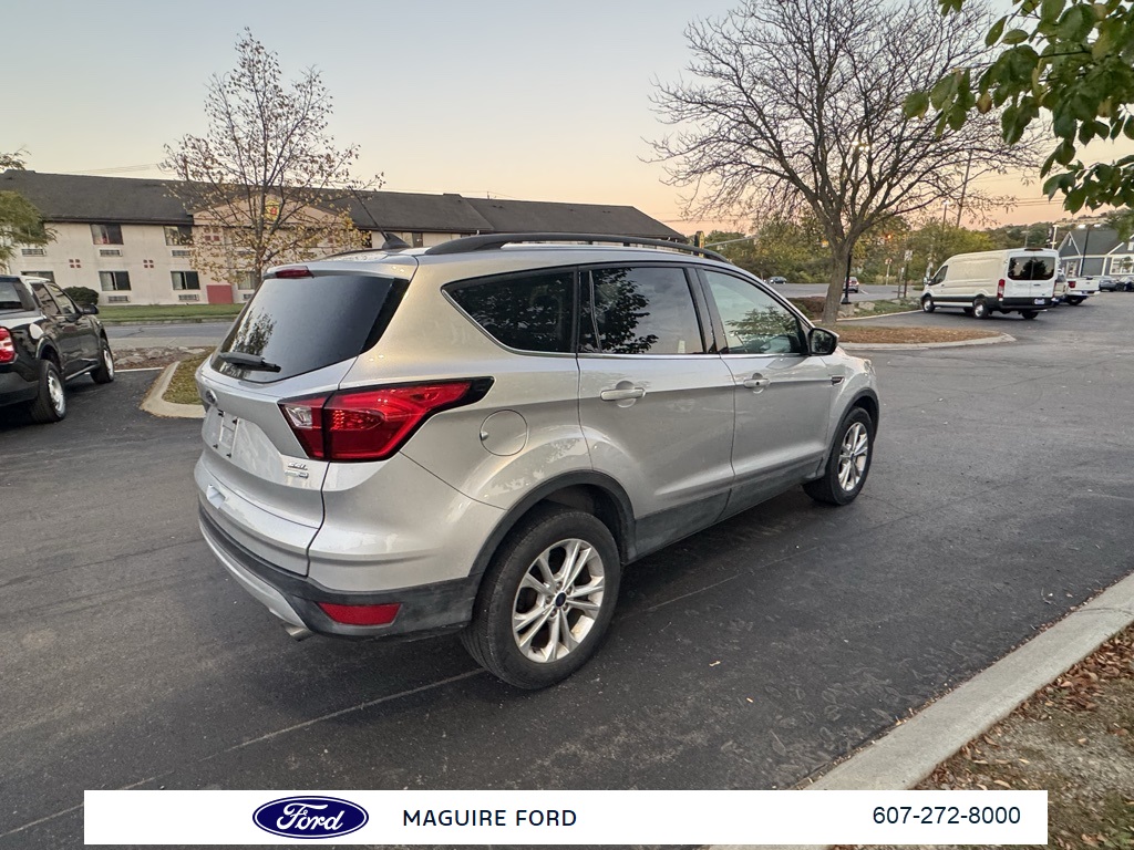 2019 Ford Escape SEL photo 5