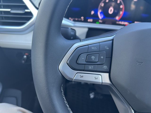 2025 Volkswagen Taos SE photo 23