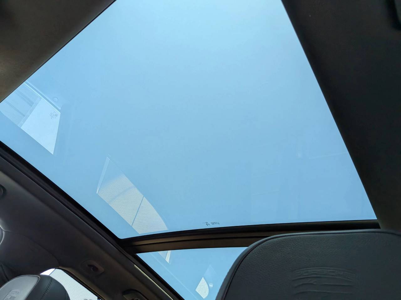 2025 Porsche Cayenne photo 25