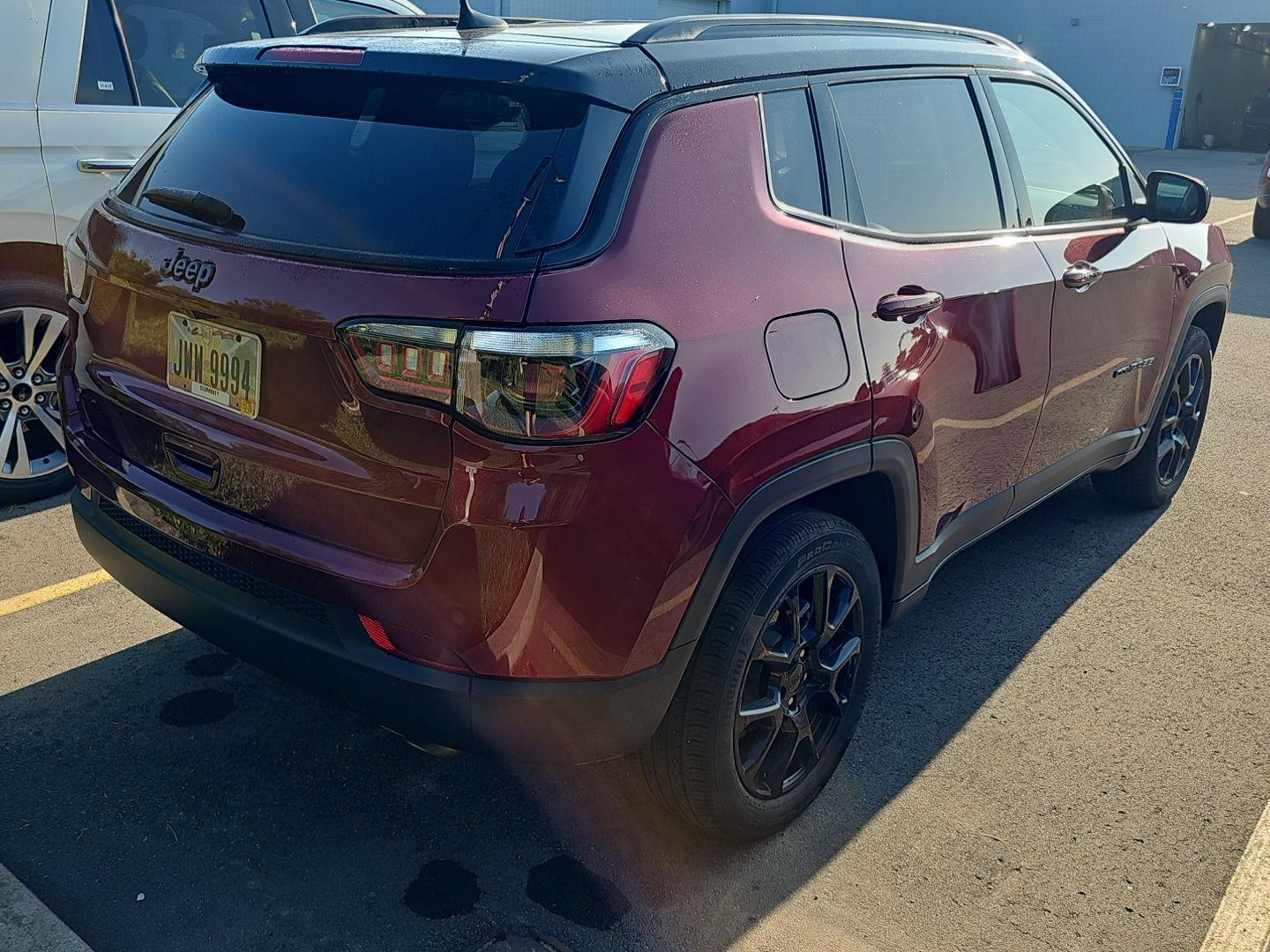 2022 Jeep Compass Altitude photo 3